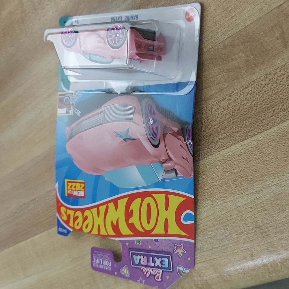 Hot Wheels Barbie Extra - Picture 3 of 8